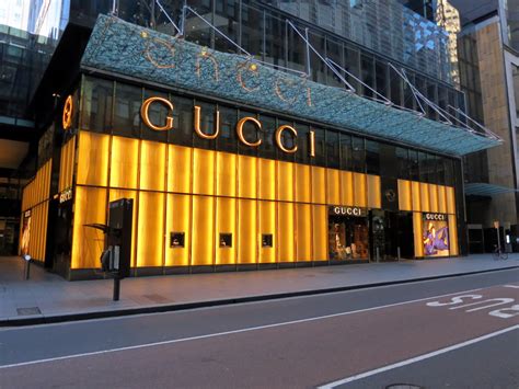 gucci store baltimore.